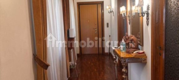 4 bedrooms Apartment in Rome, Italy No. 333647 6