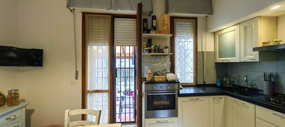 5-salle Appartement à Prato, Italy No. 45693 18