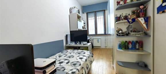 5-salle Appartement à Prato, Italy No. 45693 16