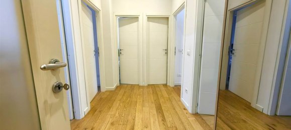 5-salle Appartement à Prato, Italy No. 45693 7