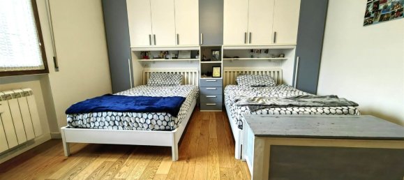 5-salle Appartement à Prato, Italy No. 45693 14