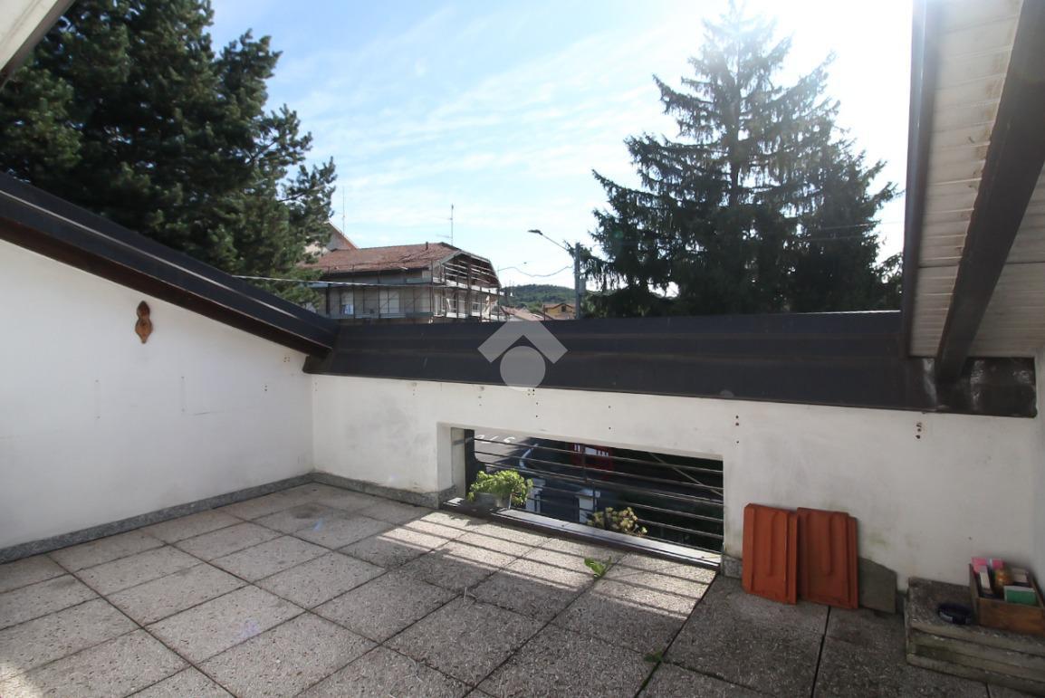 Квартира с 3 комнатами в Мальнате, Италия № 156954