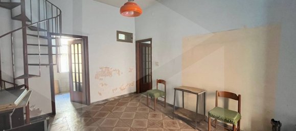 4 bedrooms House in Mariglianella, Italy No. 195815 4
