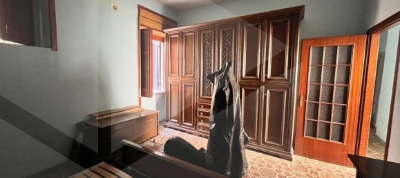 4 bedrooms House in Mariglianella, Italy No. 195815 8