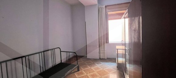 4 bedrooms House in Mariglianella, Italy No. 195815 11