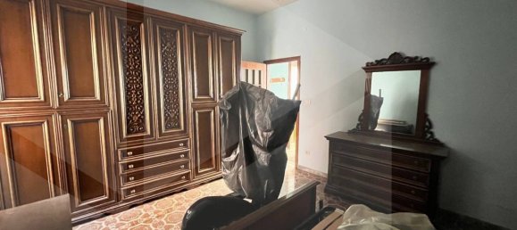 4 bedrooms House in Mariglianella, Italy No. 195815 10