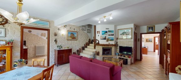 Вилла с 9 спальнями в Камерата Пичена, Италия № 343284 4