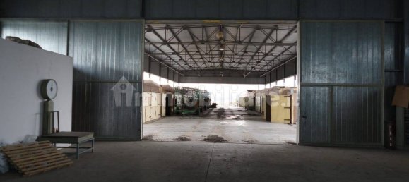 1500m² Warehouse in Rosciano, Italy No. 69192 2
