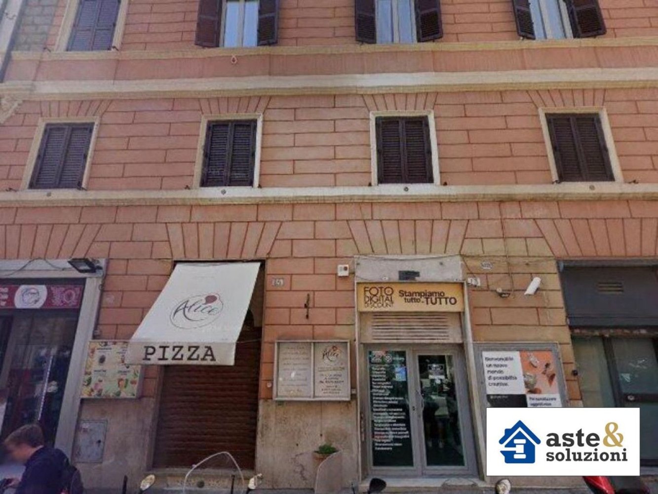 2 bedrooms Apartment in Rome, Italy No. 378135