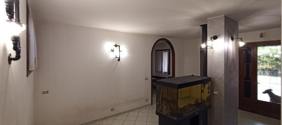 4 rooms House in San Prospero, Italy No. 295662 15
