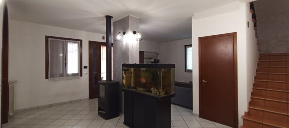 4 rooms House in San Prospero, Italy No. 295662 13