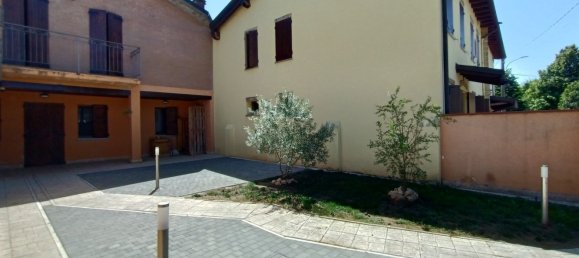 4 rooms House in San Prospero, Italy No. 295662 5