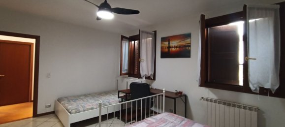 4 rooms House in San Prospero, Italy No. 295662 32