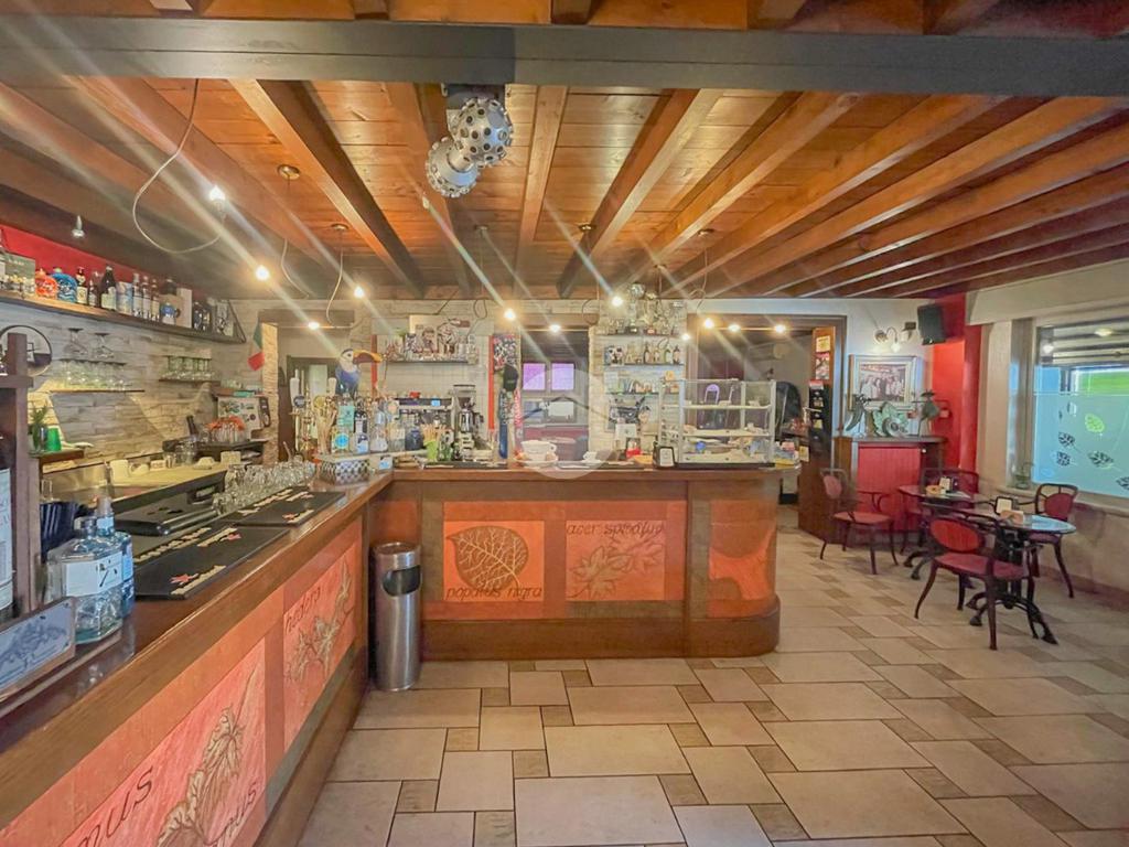 5غرفة عقار تجاري في Bagnolo Cremasco, Italy رقم 341369