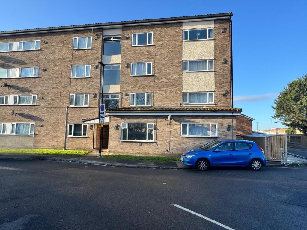 2 bedrooms Apartment in Feltham, United Kingdom No. 10889