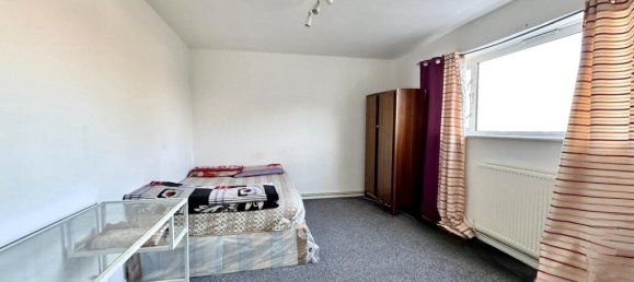 2 bedrooms Apartment in Feltham, United Kingdom No. 10889 5