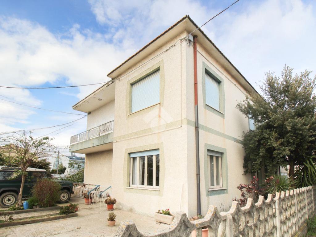 4 غرف نوم منزل في Città Sant'Angelo, Italy رقم 219181