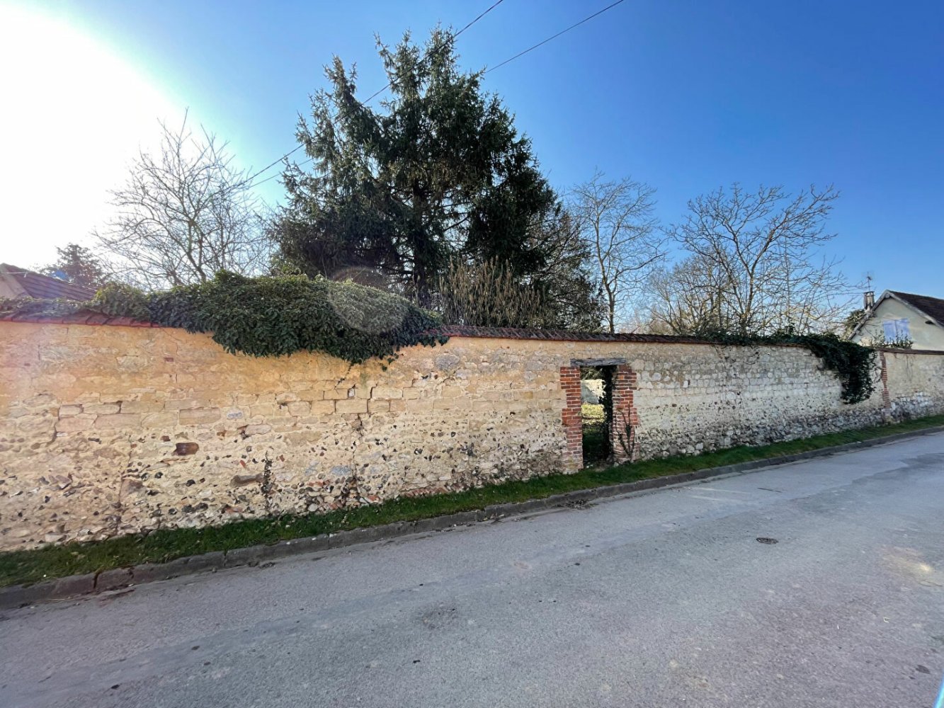 Terrain à Chaumont-en-Vexin, France No. 91103