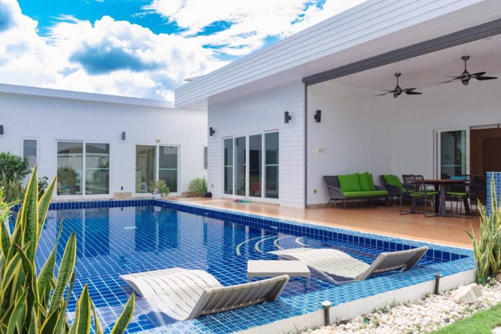 3 bedrooms Villa in Hua Hin, Thailand No. 59356