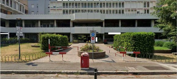 Gewerbliche Immobilie in Brescia, Italy 634m², Nr. 311887 2