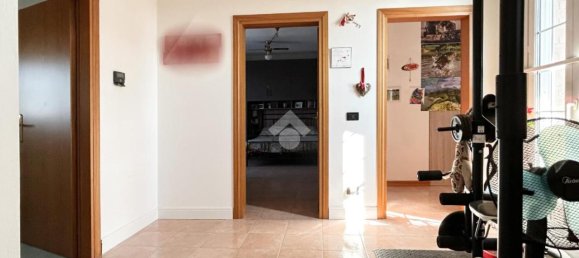 Casa de 6 habitaciónes en Argenta, Italy No. 9252 11