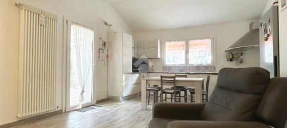 Casa de 6 habitaciónes en Argenta, Italy No. 9252 50