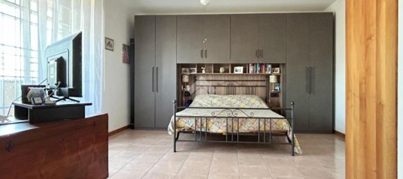 Casa de 6 habitaciónes en Argenta, Italy No. 9252 12