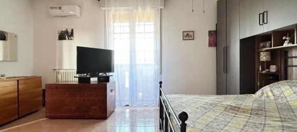 Casa de 6 habitaciónes en Argenta, Italy No. 9252 37