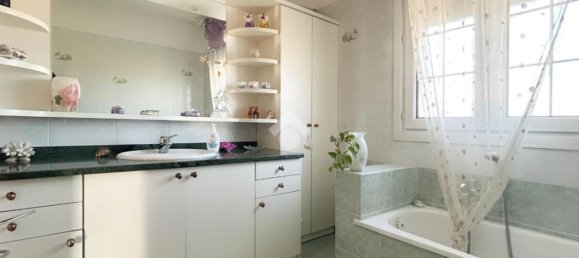 Casa de 6 habitaciónes en Argenta, Italy No. 9252 47