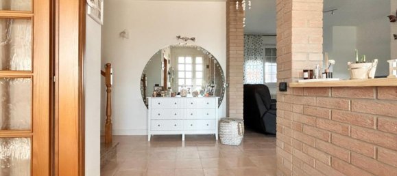 Casa de 6 habitaciónes en Argenta, Italy No. 9252 2