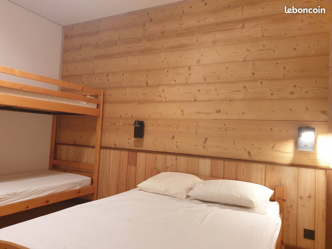 Apartamento de 4 dormitorios en Allevard, France No. 338224