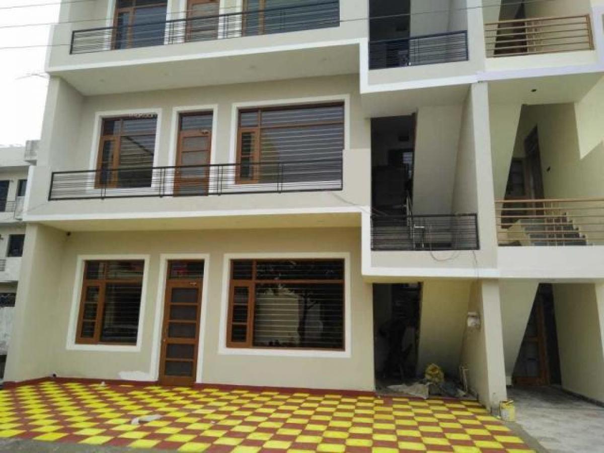 3 bedrooms House in Mohali, India No. 17711