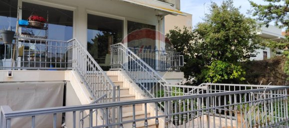 Квартира с 8 спальнями в Бари, Италия № 180543 34