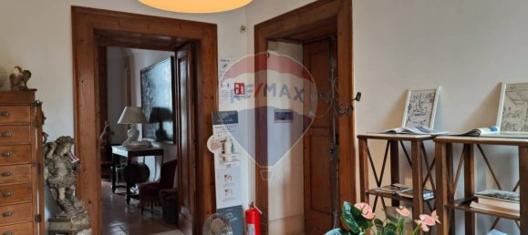 Квартира с 8 спальнями в Бари, Италия № 180543 16