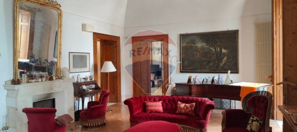 Квартира с 8 спальнями в Бари, Италия № 180543 6