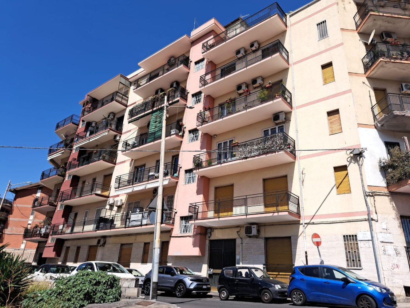 4 rooms Apartment in Catania, Italy No. 151125