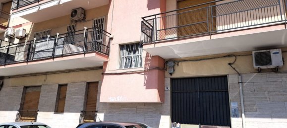 4 rooms Apartment in Catania, Italy No. 151125 3