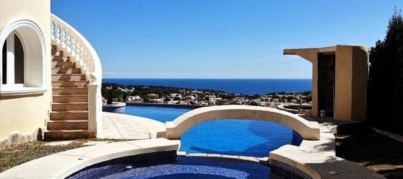 Villa de 4 dormitorios en Calpe, Spain No. 4412 10