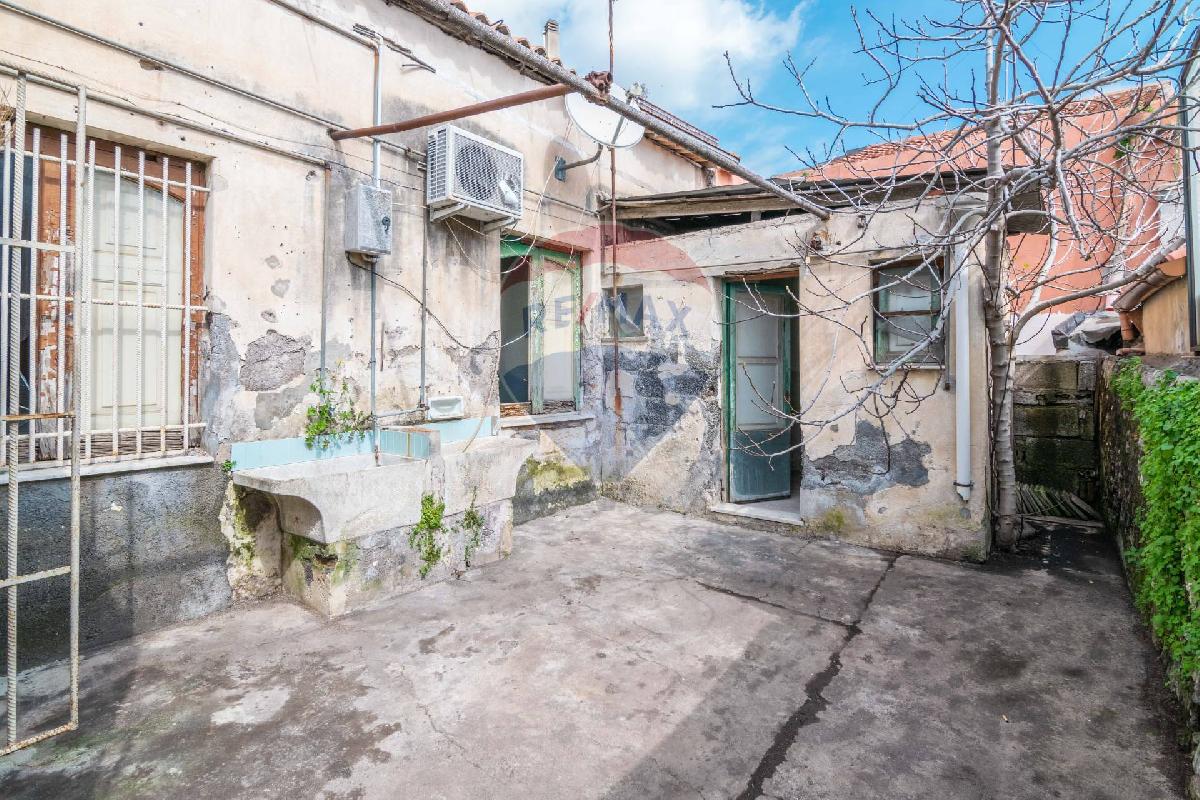 2 bedrooms Apartment in Catania, Italy No. 79795