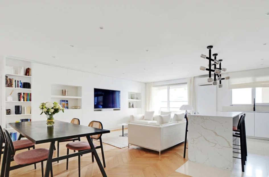 3 bedrooms Apartment in Levallois-Perret, France No. 179189