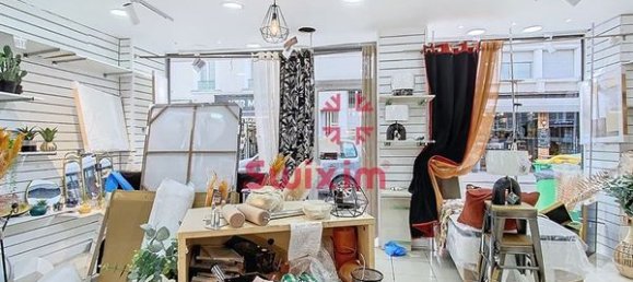 38m² Commercial property in Paris, France No. 174010 5