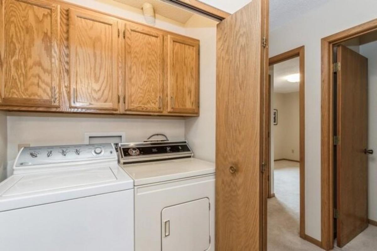 3 bedrooms House in Iowa City, USA No. 381670