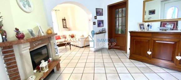 7 rooms House in Massa, Italy No. 215057 3