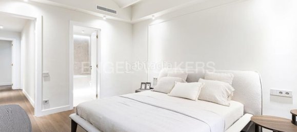 3 bedrooms Apartment in Eixample, Spain No. 42327 13