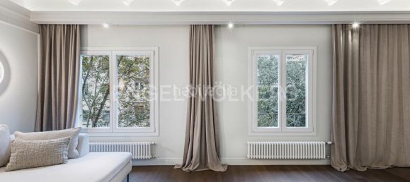 3 bedrooms Apartment in Eixample, Spain No. 42327 3