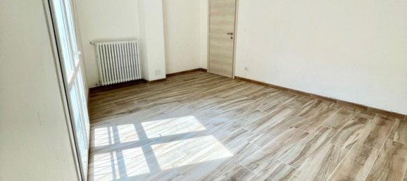 3 Schlafzimmer Wohnung in Mozzate, Italy, Nr. 359708 4