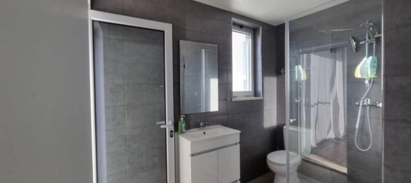 3 bedrooms Duplex in Guia, Portugal No. 140332 4