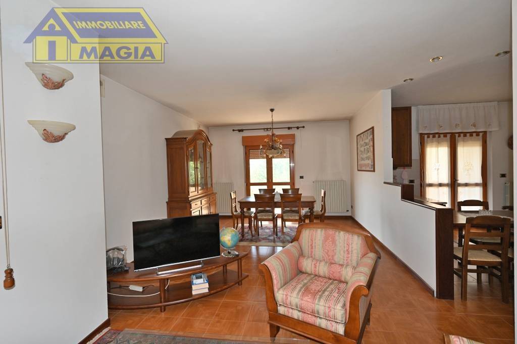Villa T5 em Castel di Lama, Italy N.º 147379
