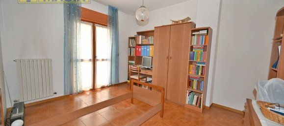 Villa T5 em Castel di Lama, Italy N.º 147379 12