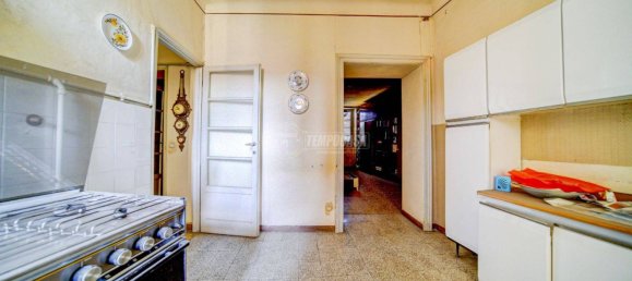 Apartamento de 2 dormitorios en Caronno Varesino, Italy No. 179207 9